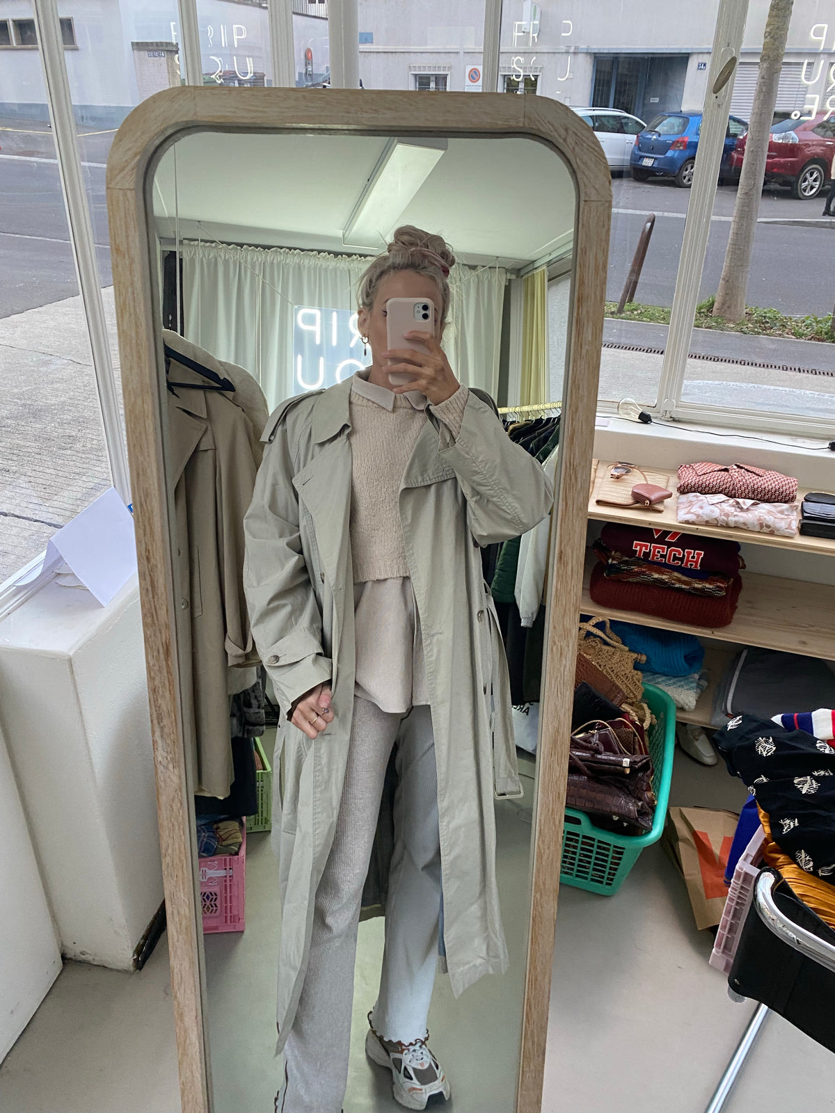 Trench Coat 70/80s beige, boutons beige, avec ceinture L
