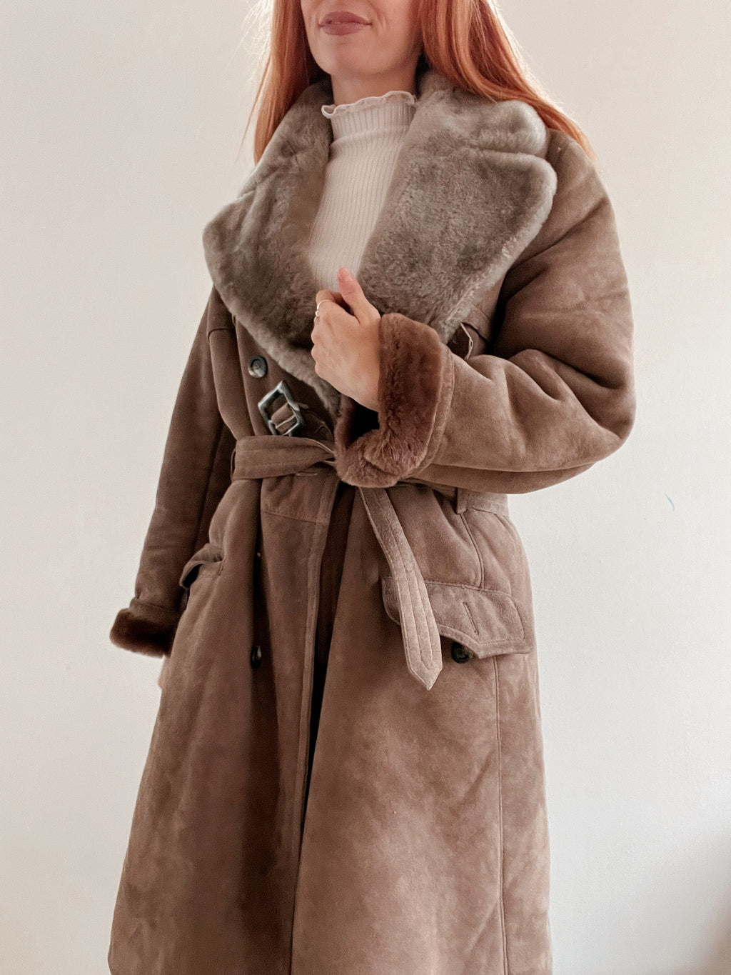Braun/taupefarbener Lammfellmantel mit Wildleder-Außenseite M/L 