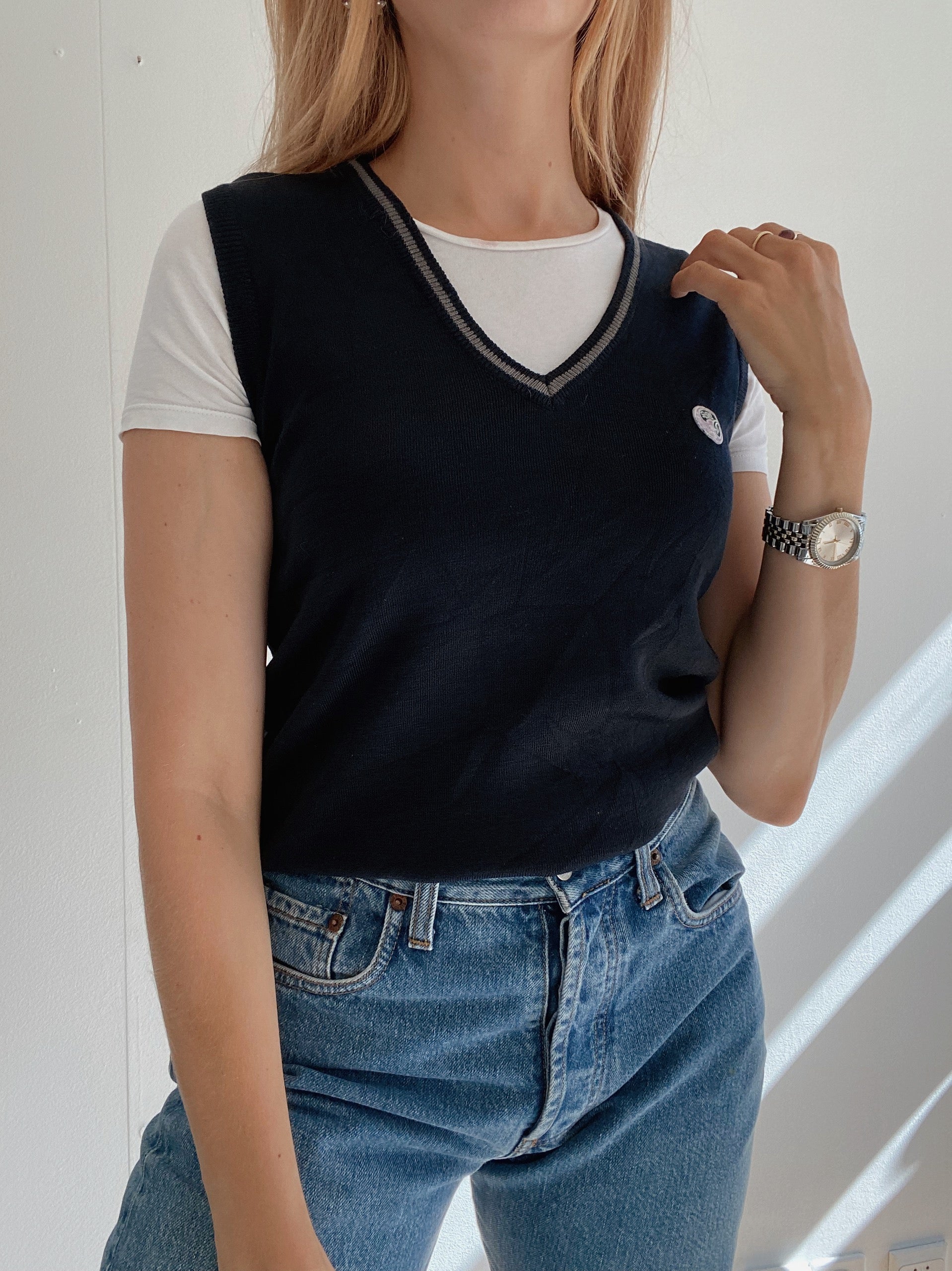 Gilet vintage sans manche en maille bleu foncé col blanc