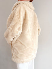 Manteau vintage blanc cassé  en fausse fourrure M/L