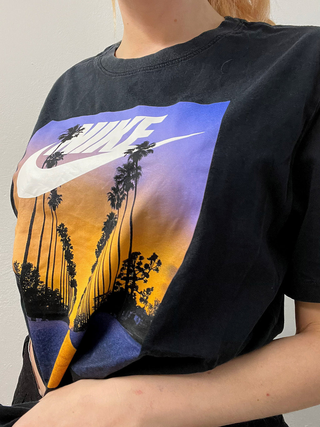 Schwarzes Palmen-T-Shirt Nike L