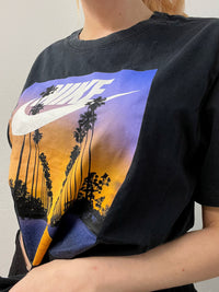 Schwarzes Palmen-T-Shirt Nike L