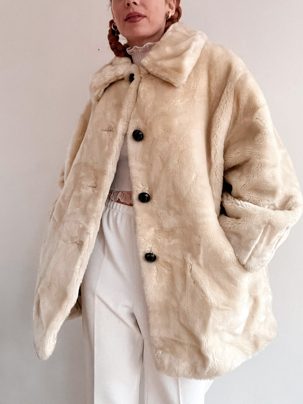 Manteau vintage blanc cassé  en fausse fourrure M/L