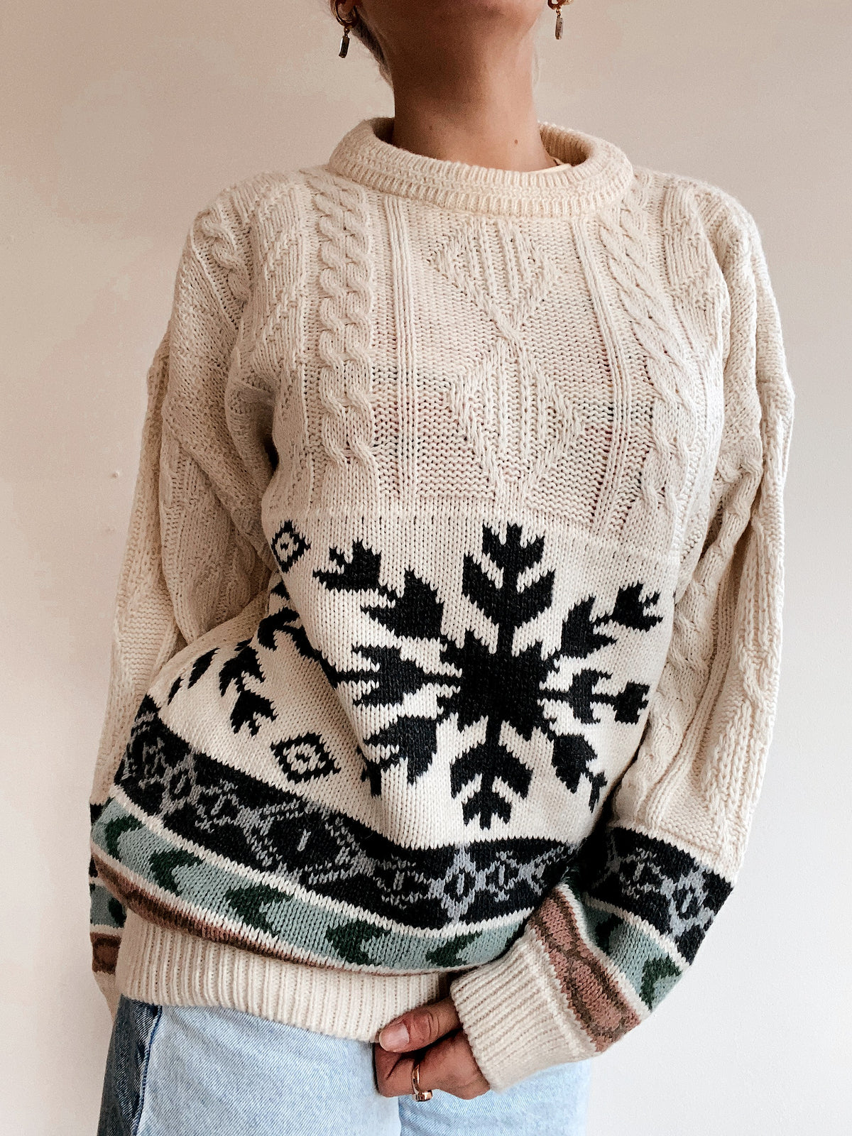 Blue knit turtleneck sweater with beige patterns M