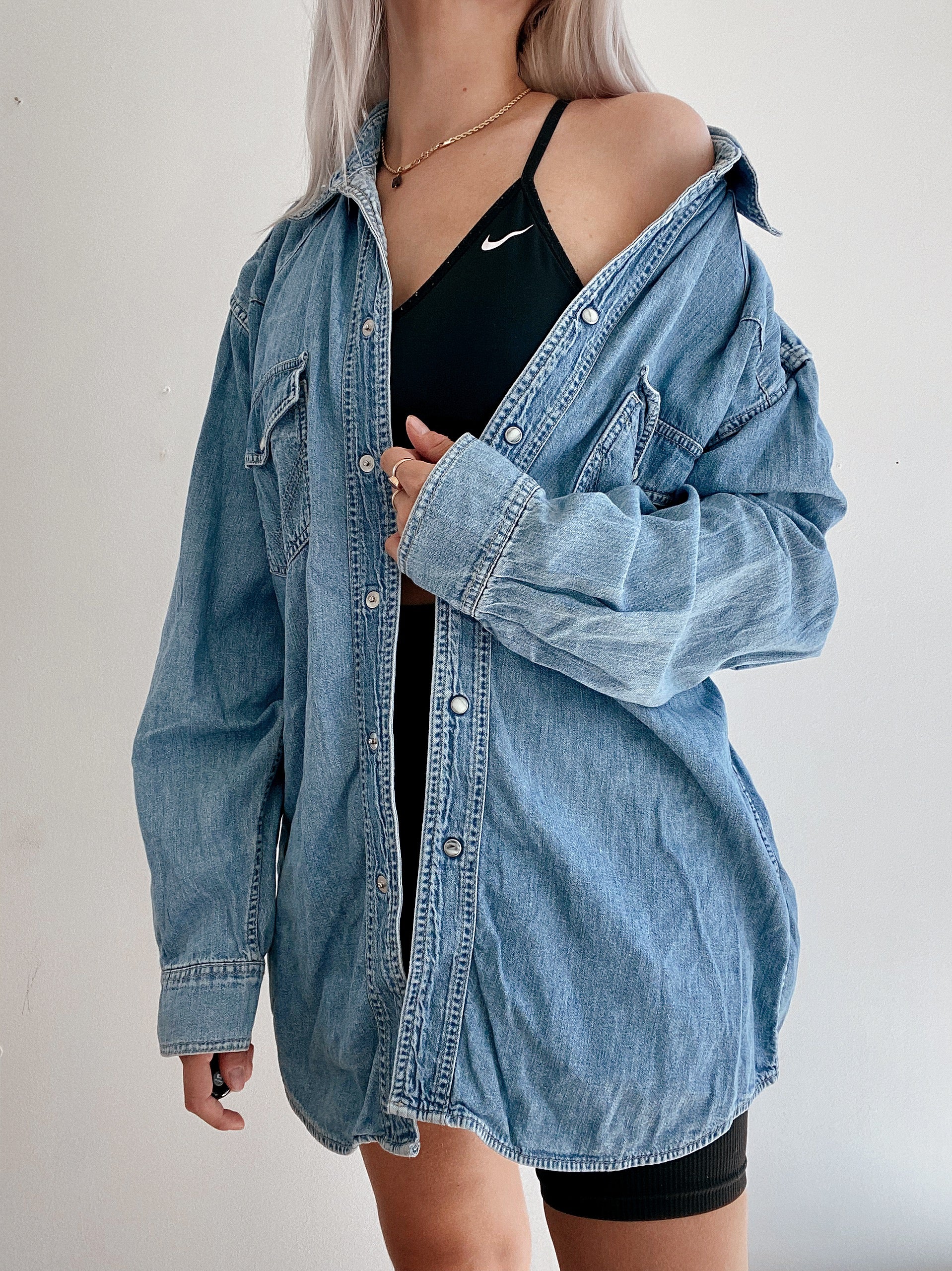 Chemise vintage en jeans bleue claire