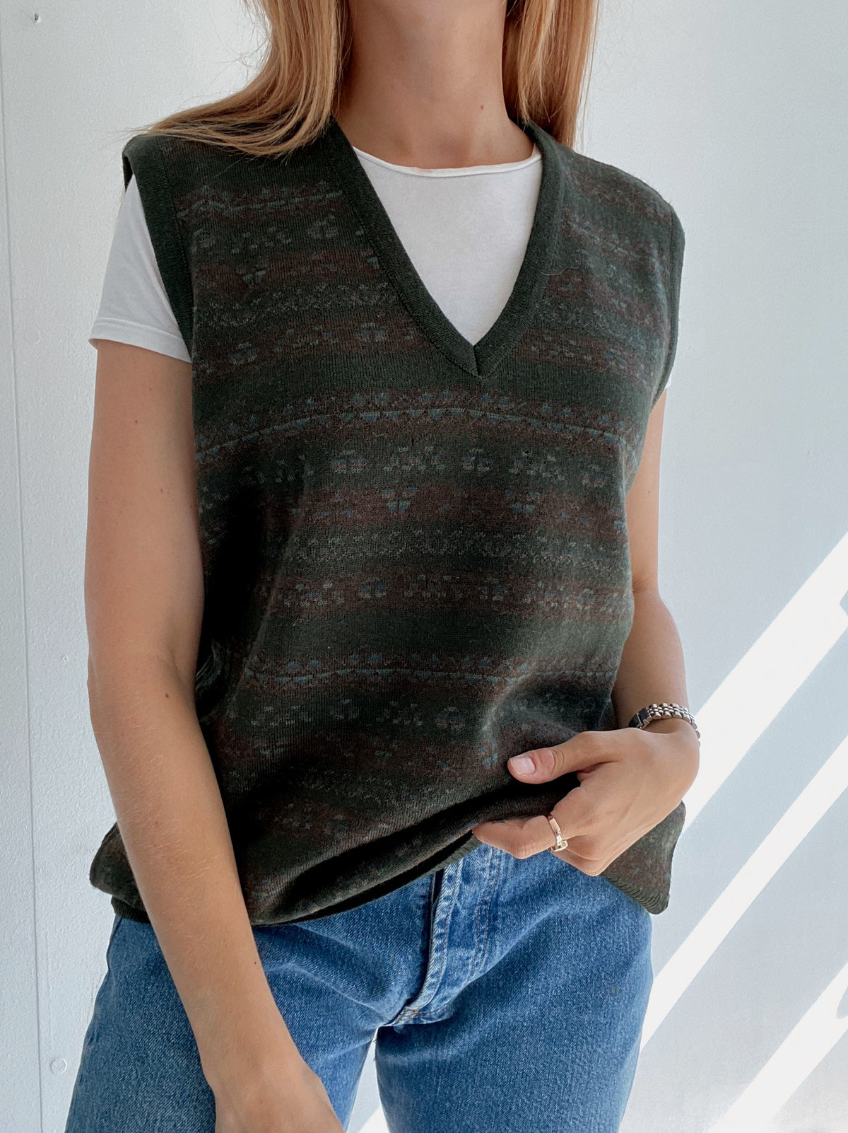 Gilet vintage sans manche en laine khaki à motifs