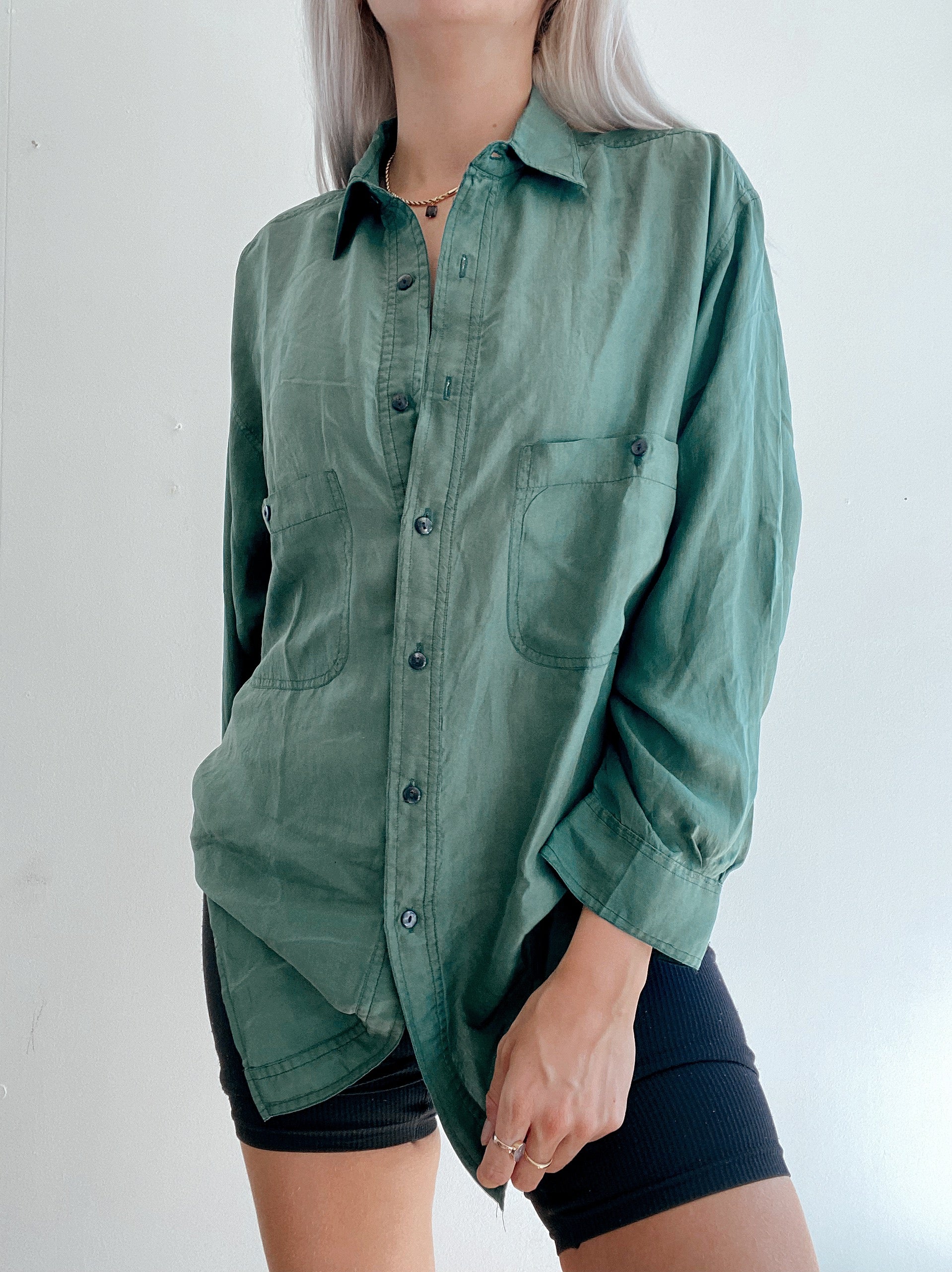 Chemise vintage 80’s 90’s en soie verte S