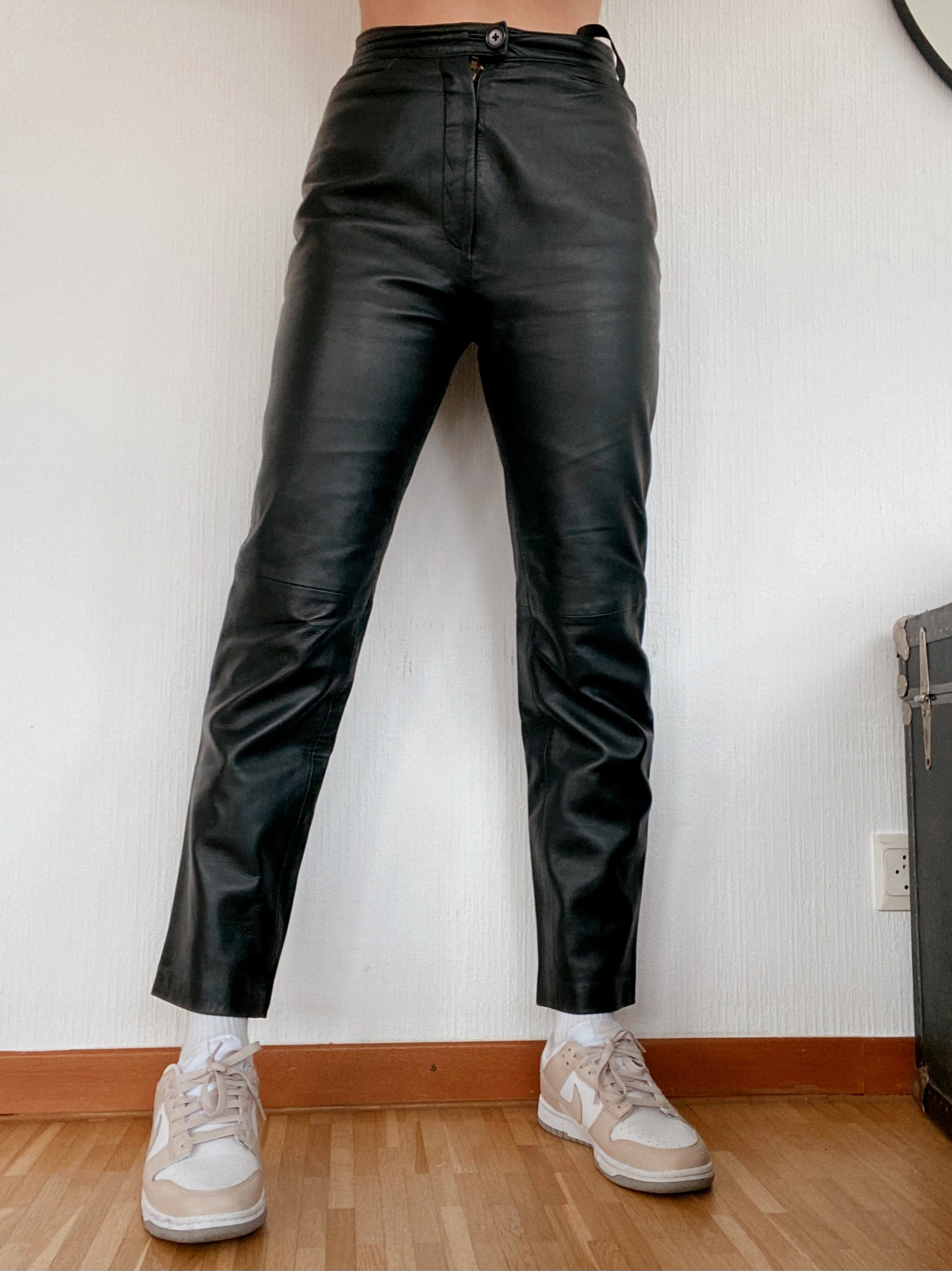 Pantalon en cuir noir taille haute 36
