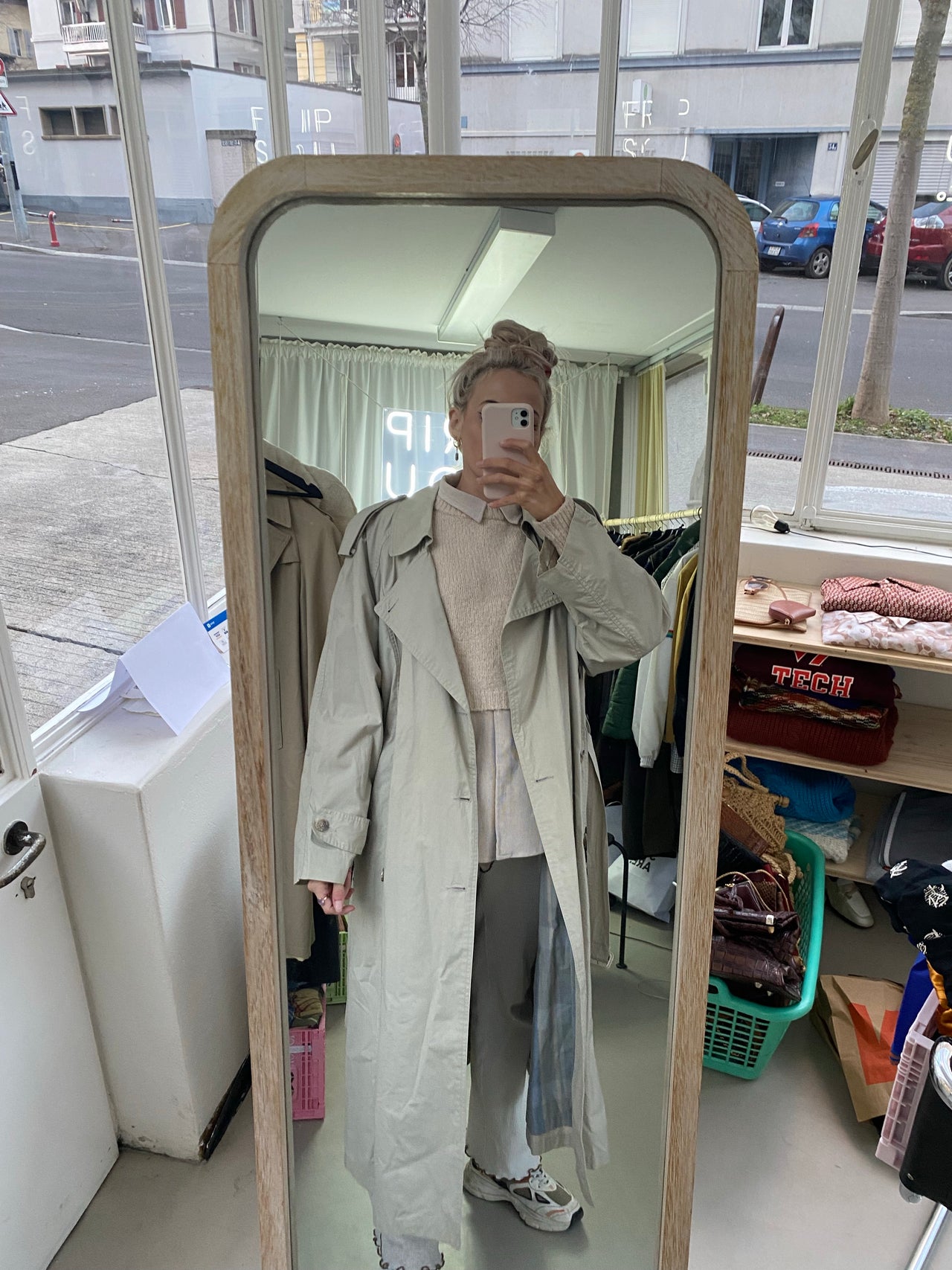 Trench Coat 70/80s beige, boutons beige, avec ceinture L