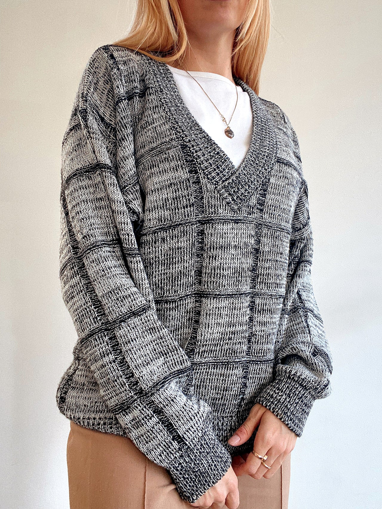 Pull vintage en laine gris col V