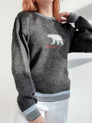 Pull vintage en laine gris foncé ours brodé L