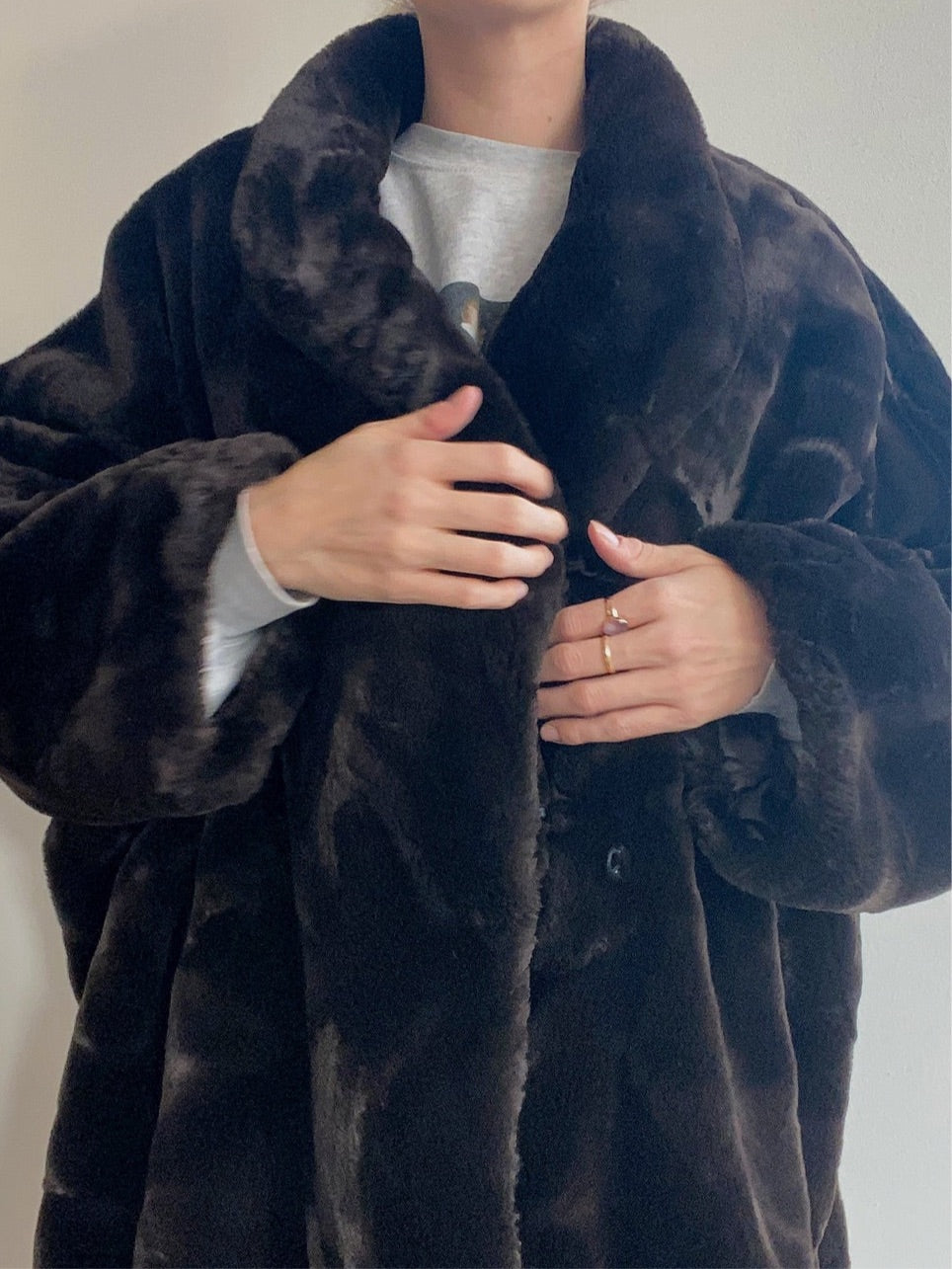 Manteau en fausse fourrure brune extra oversized