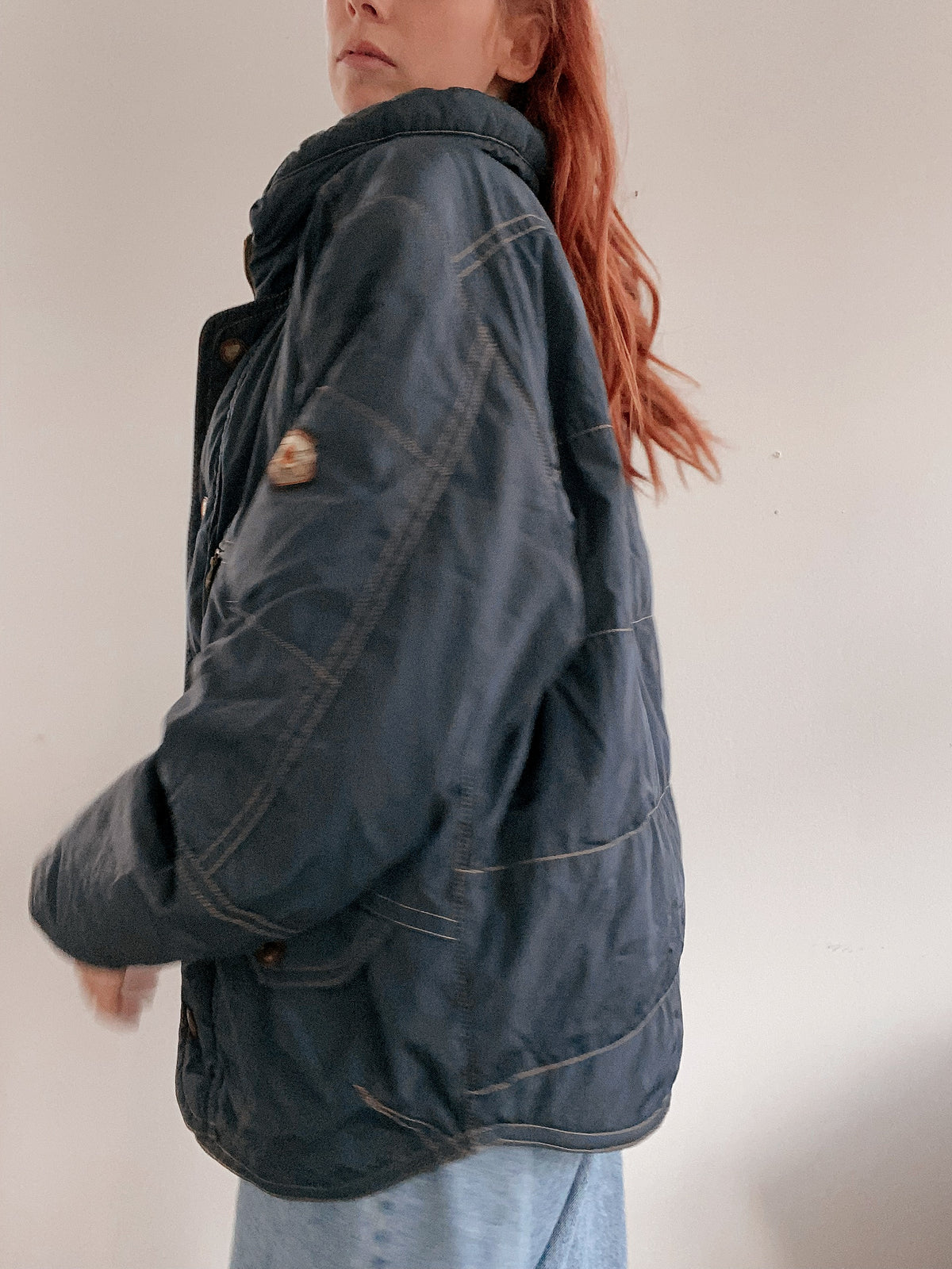 Dunkelblaue Vintage-Daunenjacke M 