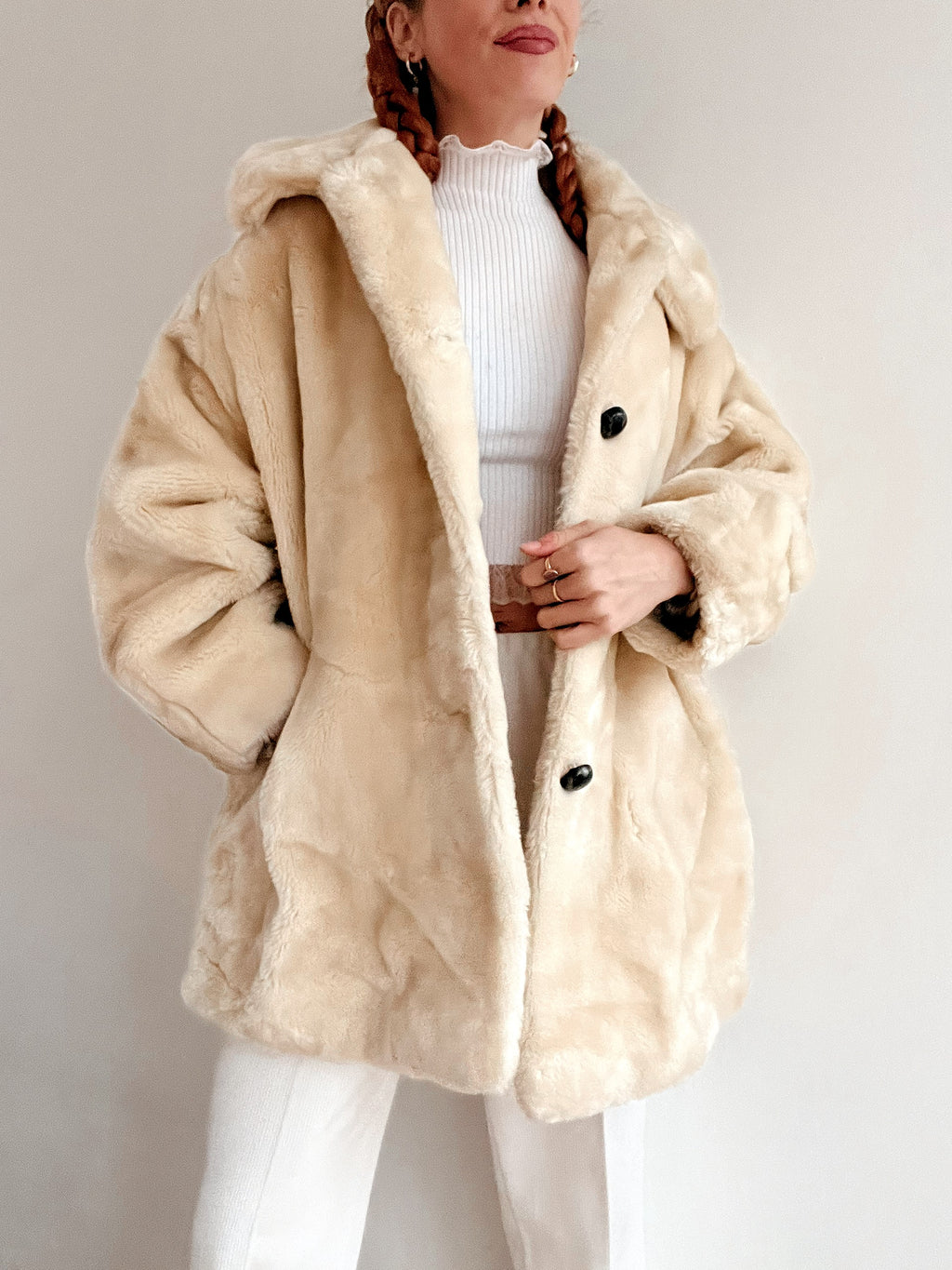 Vintage cremefarbener Kunstpelzmantel M/L