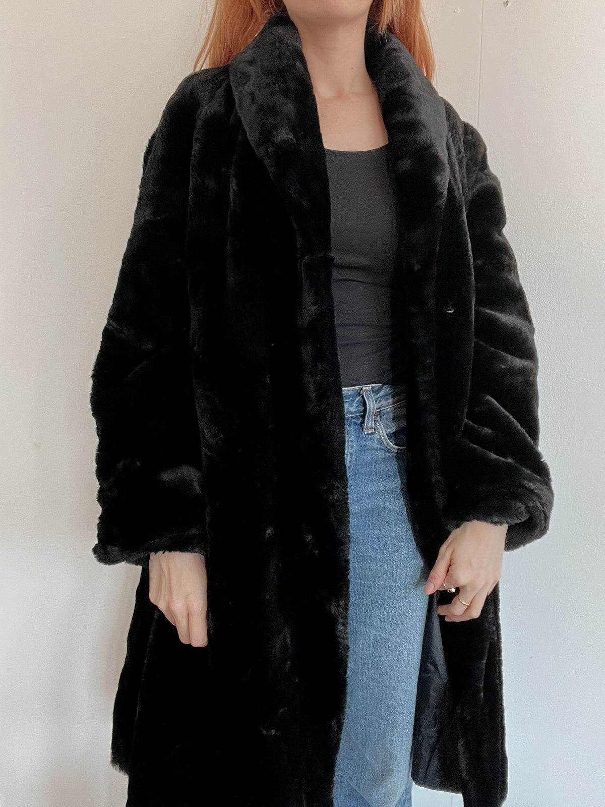 Manteau vintage noir en fausse fourrure M