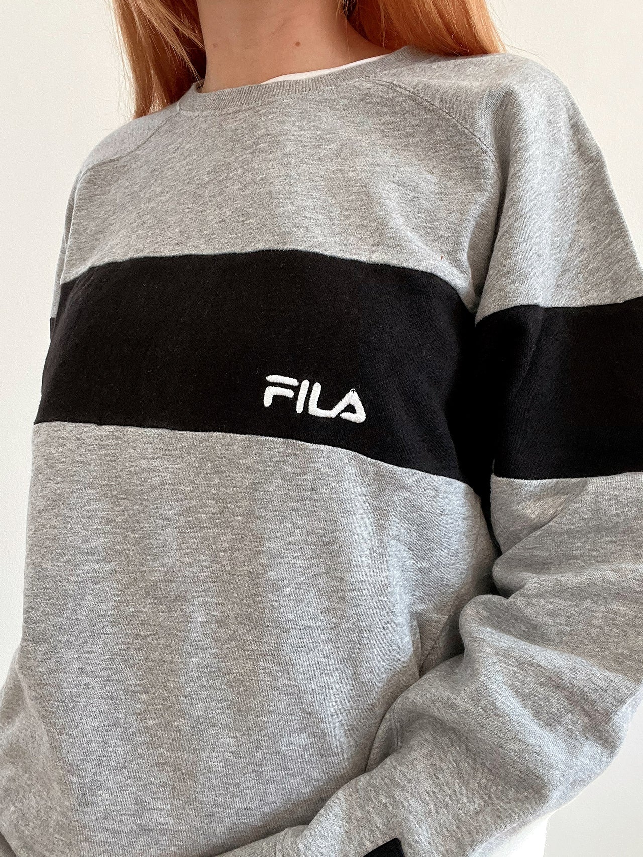 Pull vintage gris clair et noir Fila XL