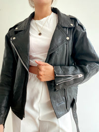 Veste de motard en cuir noir