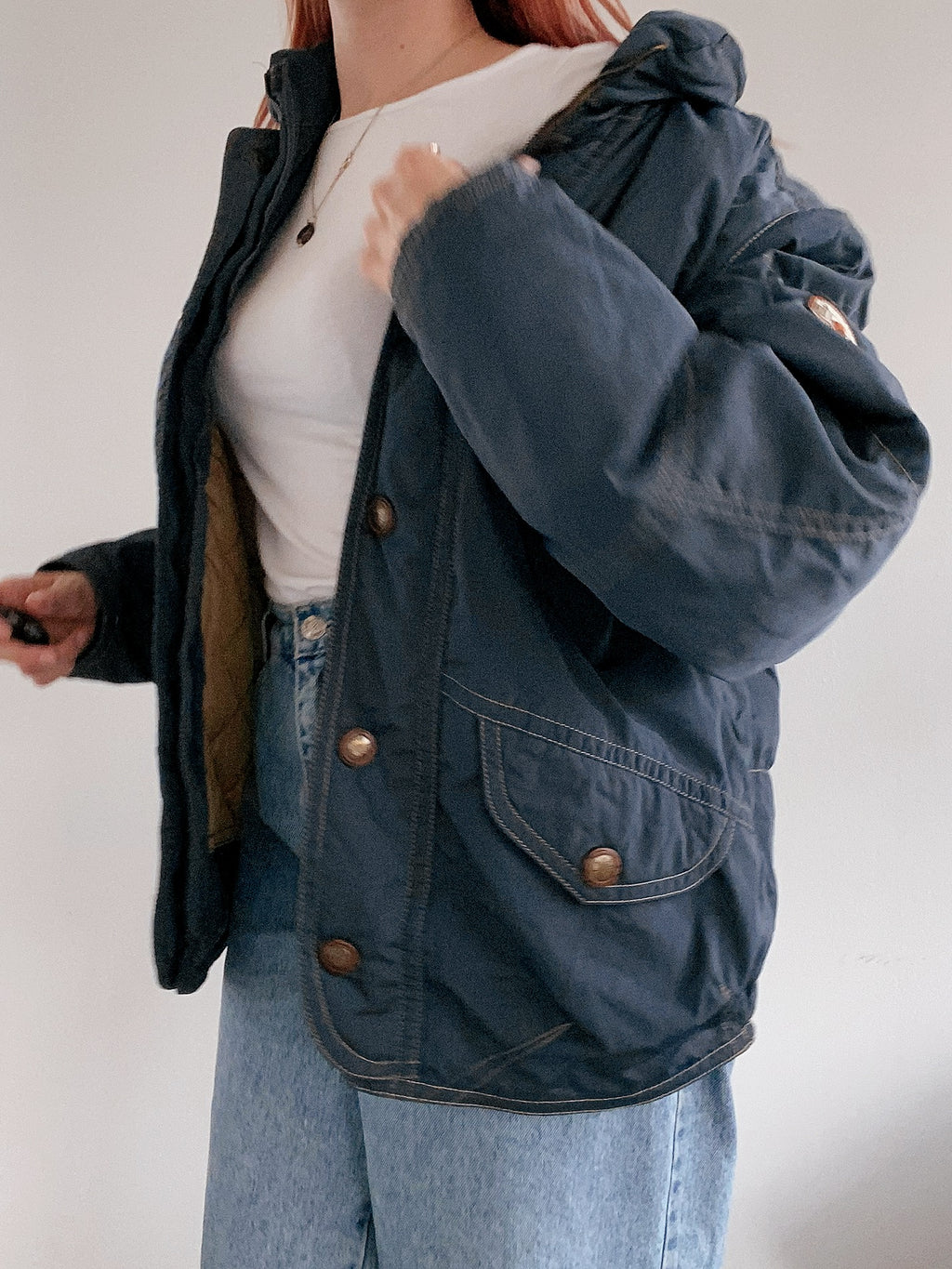 Dunkelblaue Vintage-Daunenjacke M 