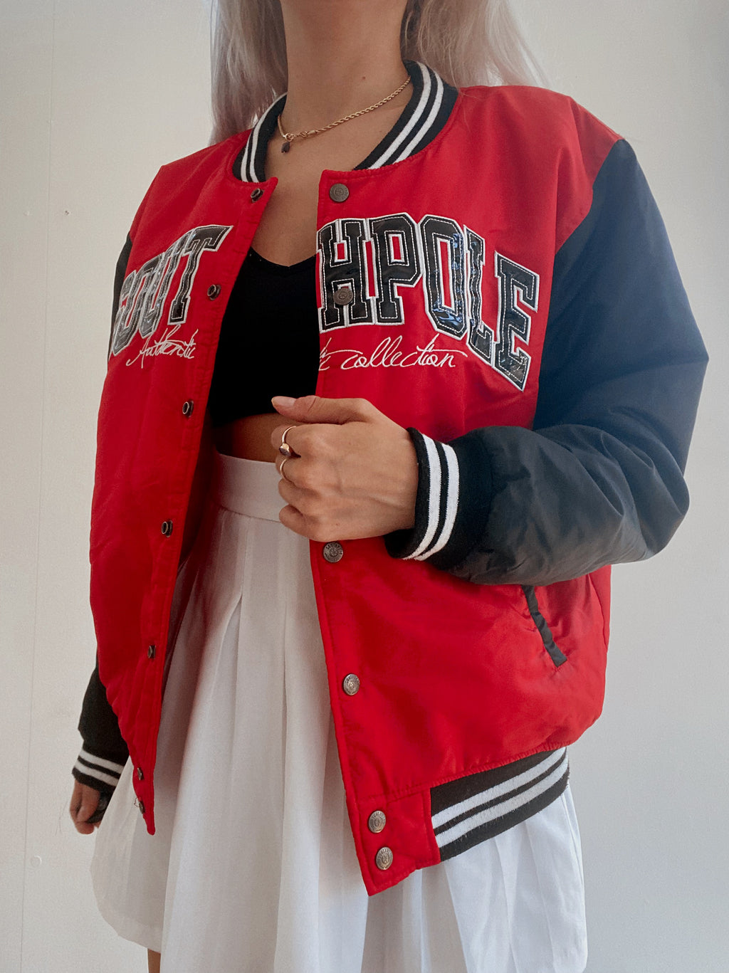 Rote und schwarze Bomberjacke L 
