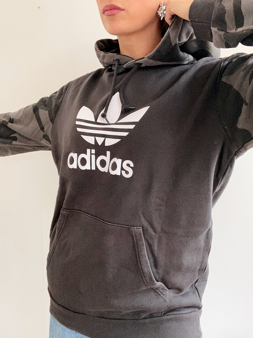 White and blue jacket with orange collar Adidas XL