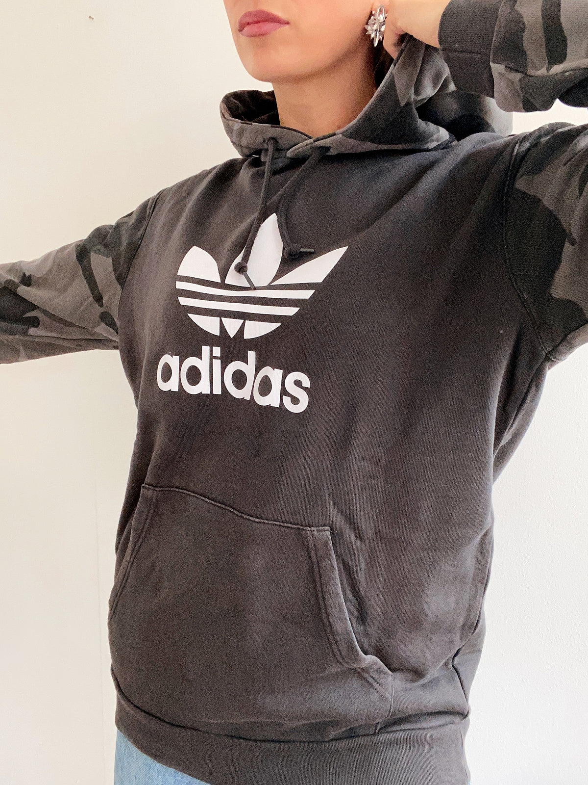 White and blue jacket with orange collar Adidas XL