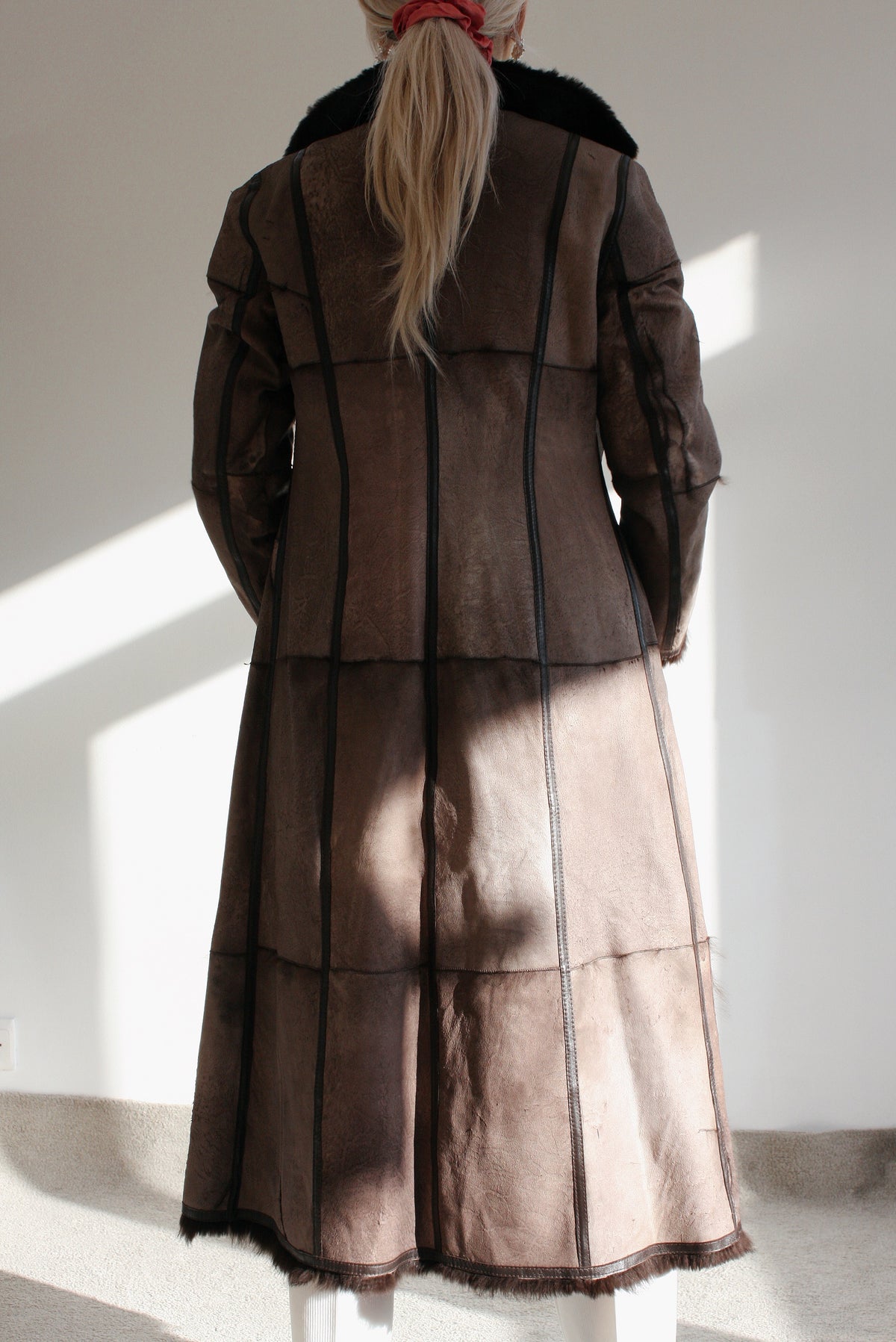 Long Manteau 90s en cuir brun et fourrure intérieure M