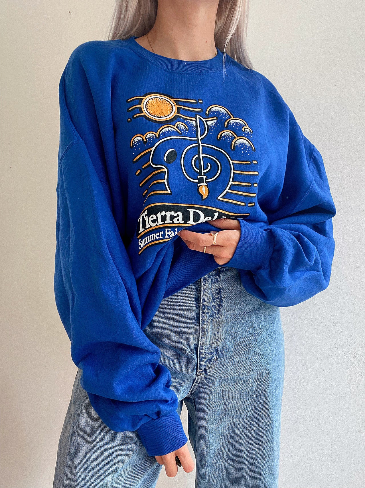 Vintage elektrischer blauer Musiknotenpullover XXL