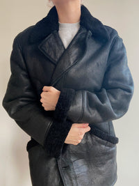 Manteau en mouton retourné noir