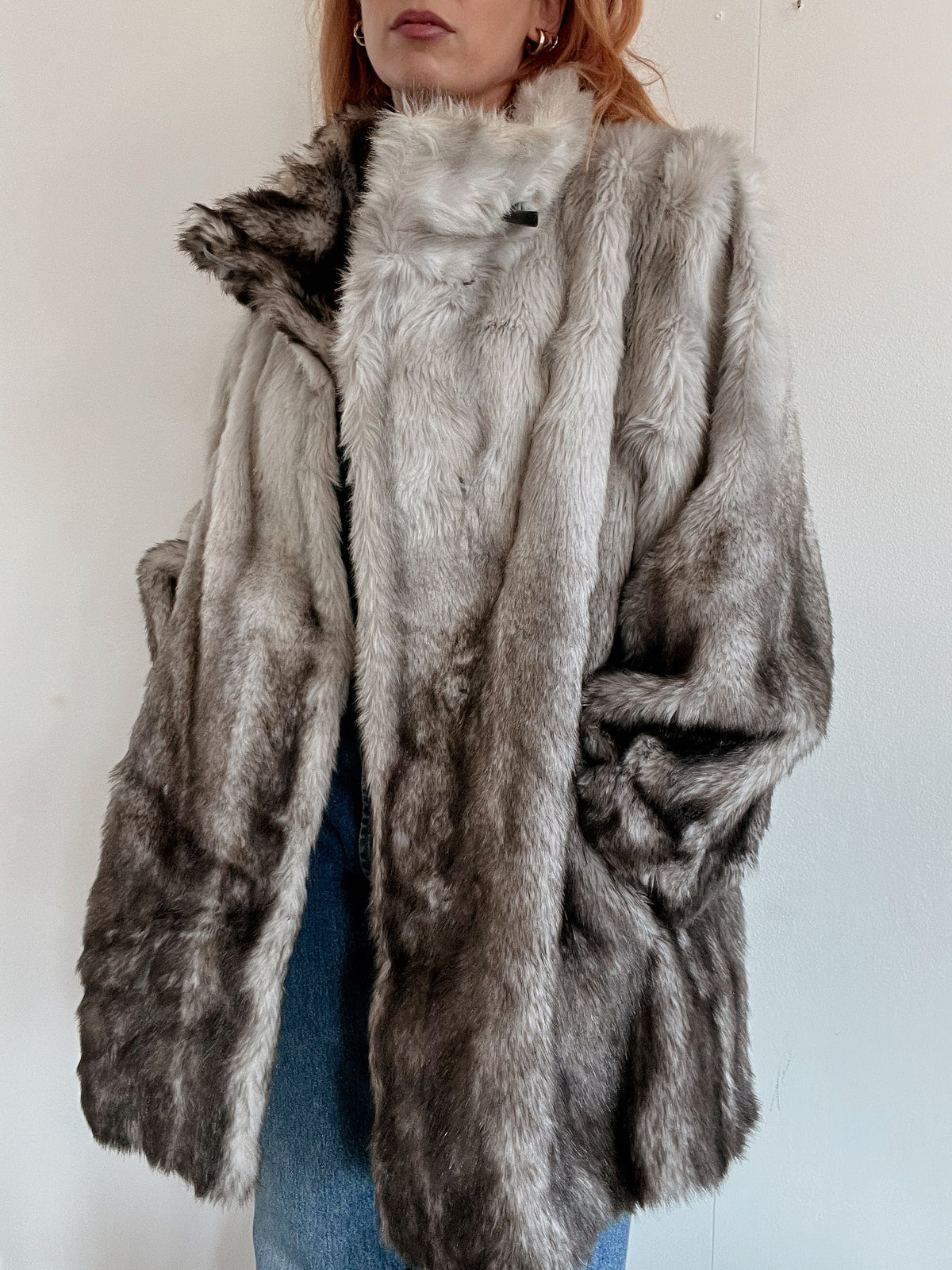 Vintage graue Yeti-Kunstpelzjacke M