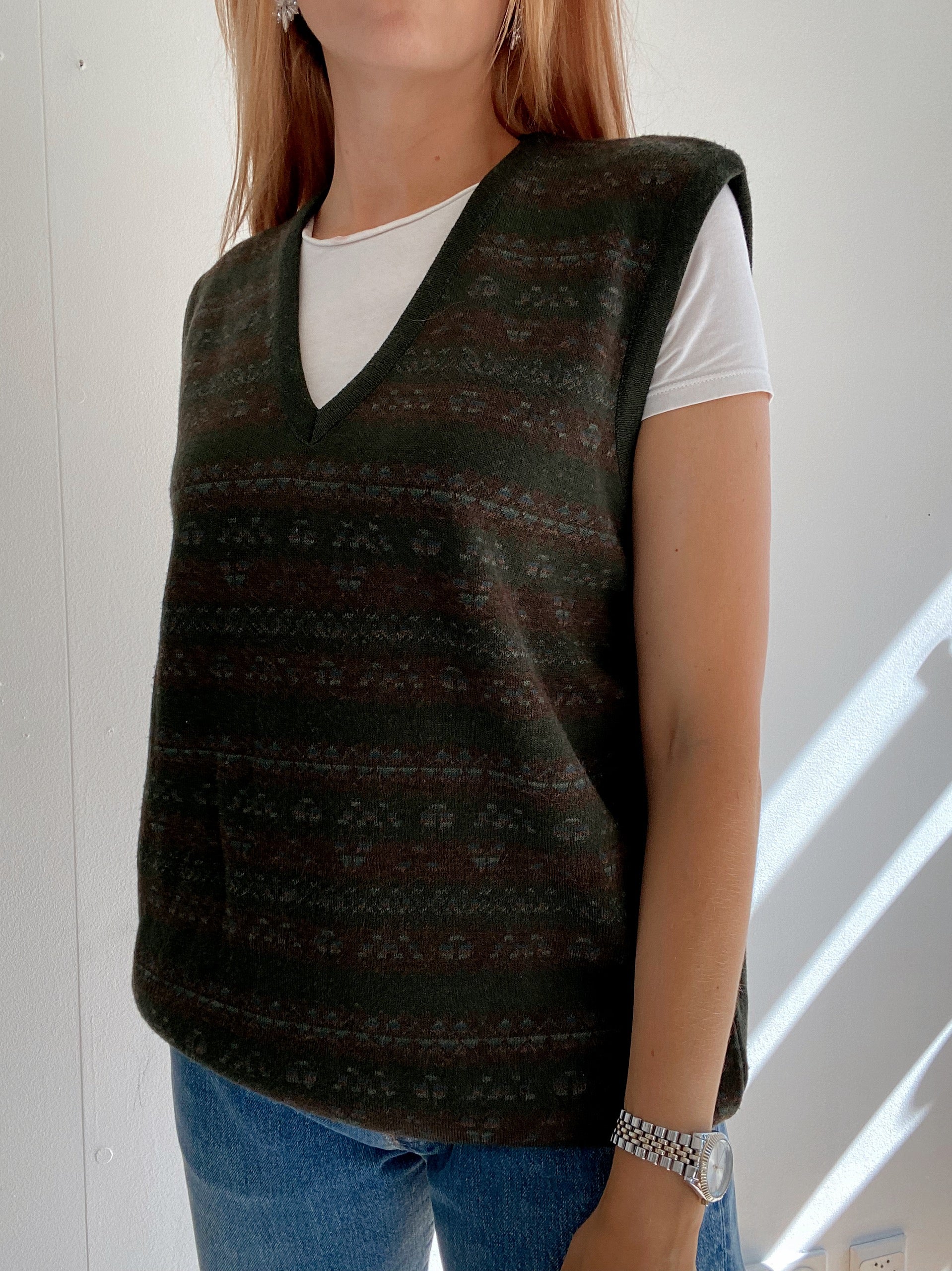 Gilet vintage sans manche en laine khaki à motifs