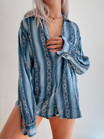 Chemise vintage bleue à motifs  M