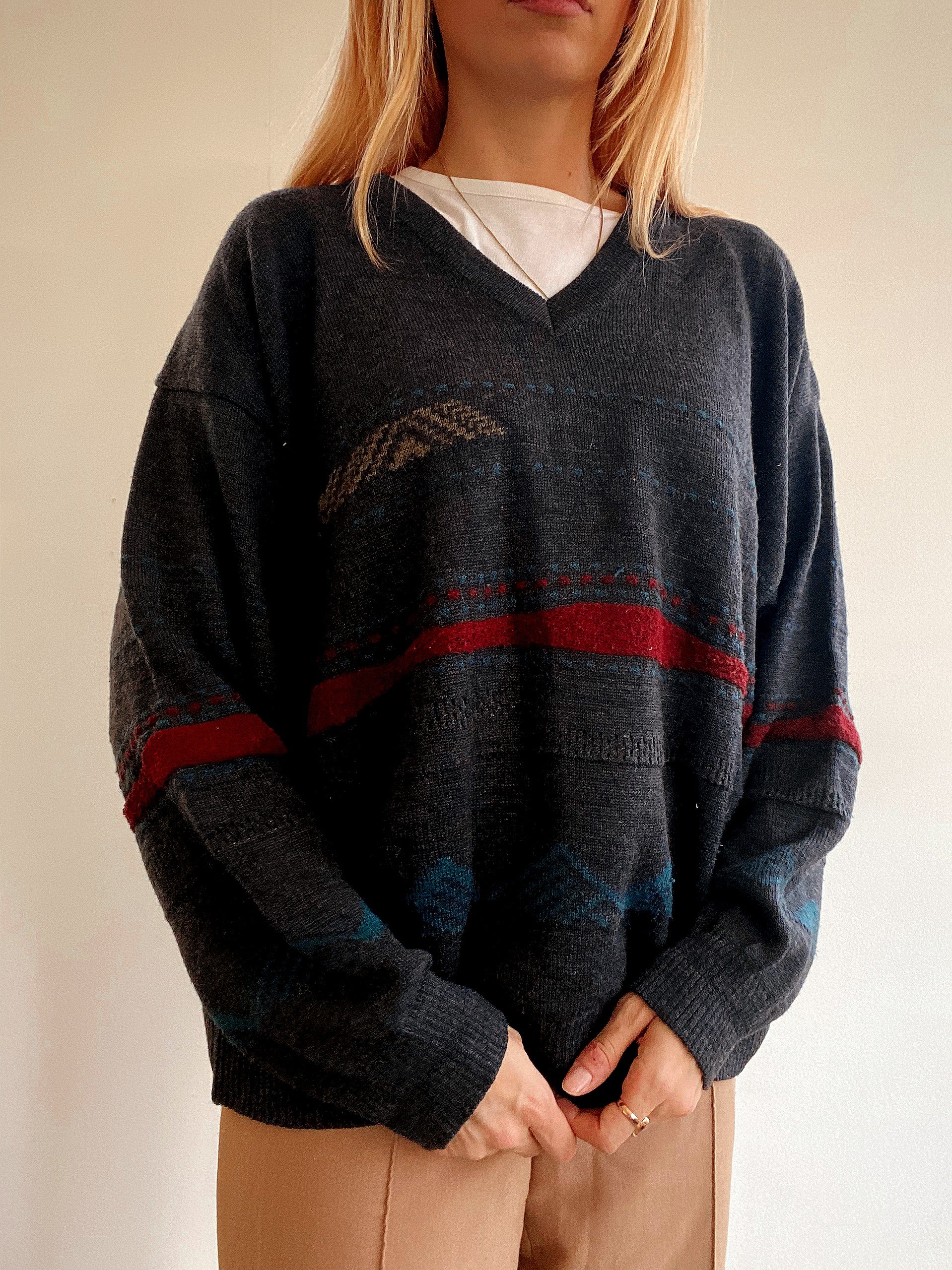 Vintage dunkelgrauer Strickpullover