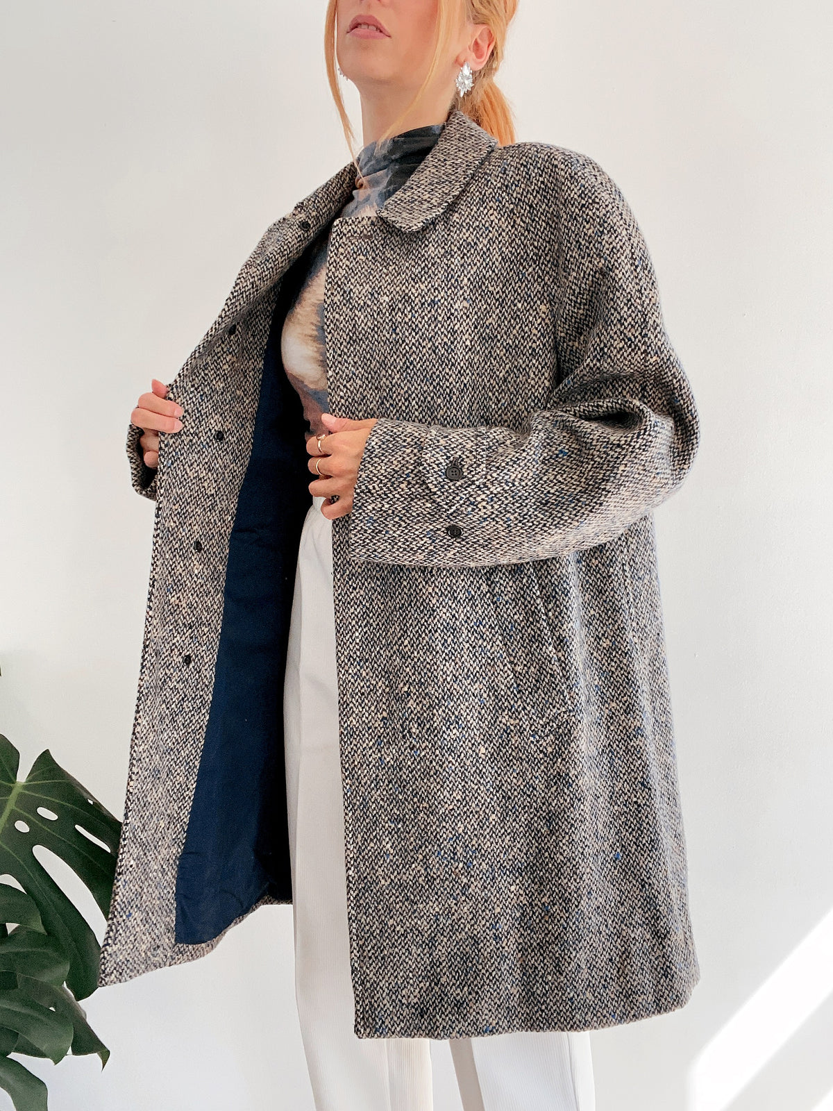 Grauer Wollmantel L