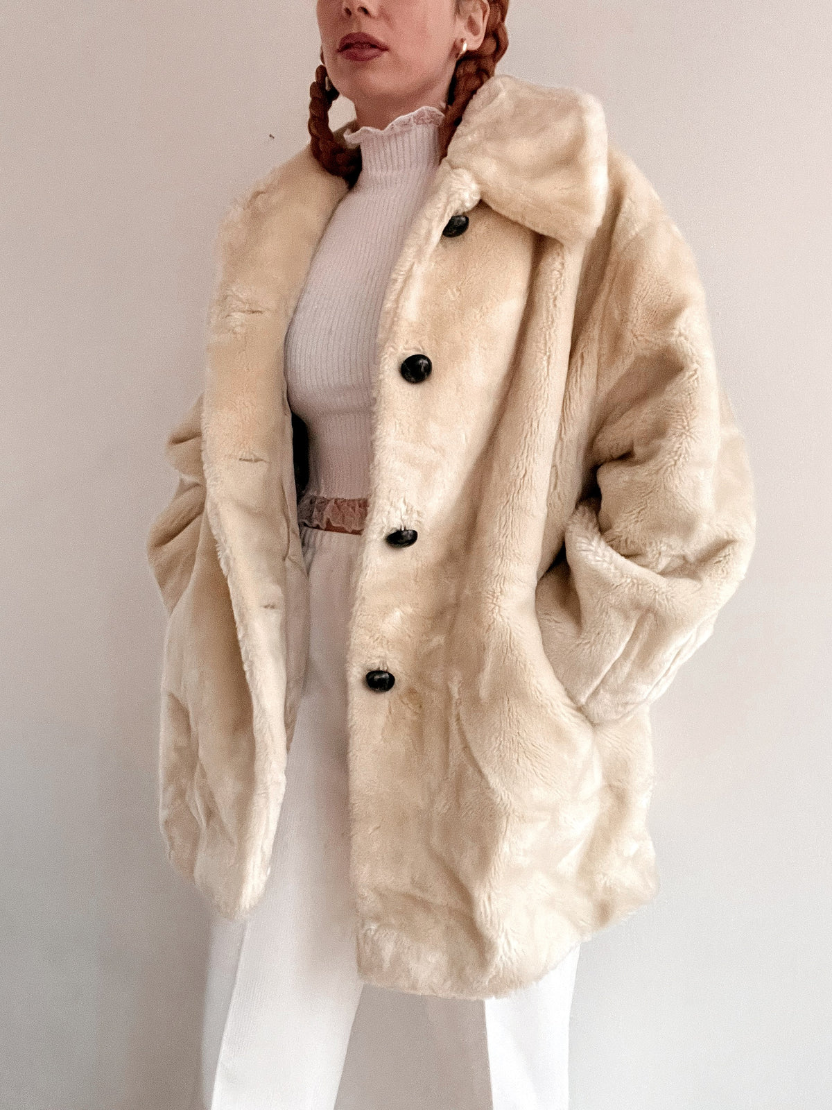 Manteau vintage blanc cassé  en fausse fourrure M/L