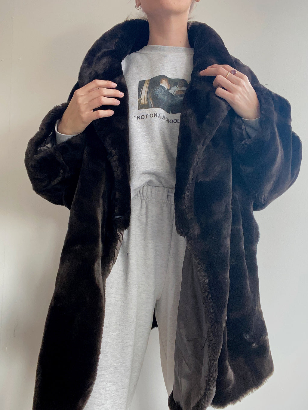 Manteau en fausse fourrure brune extra oversized