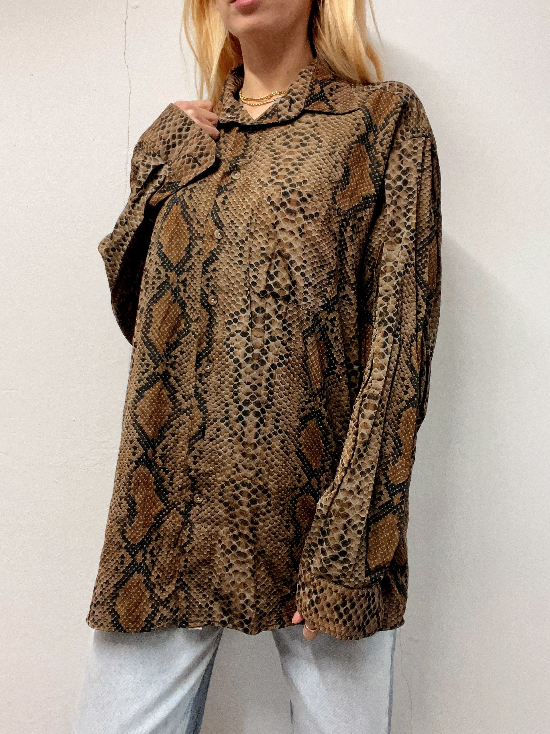 Chemise vintage brune à motifs serpent L