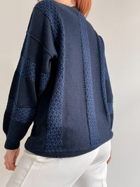 Pull vintage en laine bleu foncé à motifs colorés S/M