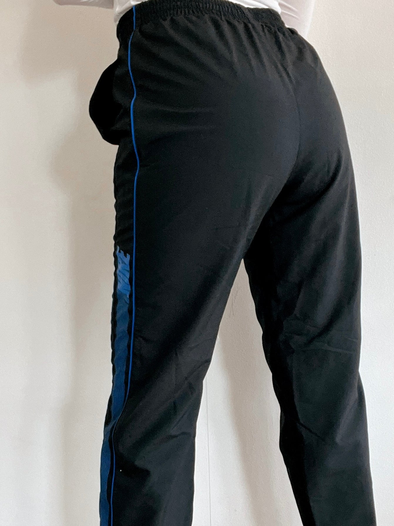 Schwarze und blaue Vintage-Jogginghose von Nike S