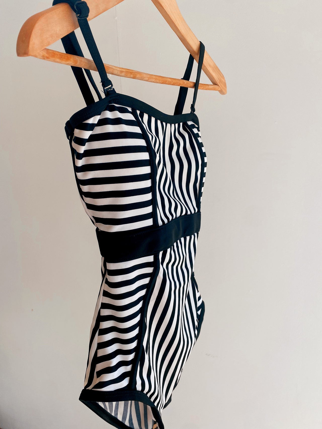 Maillot de bain vintage une pièce rayé noir et blanc XXS