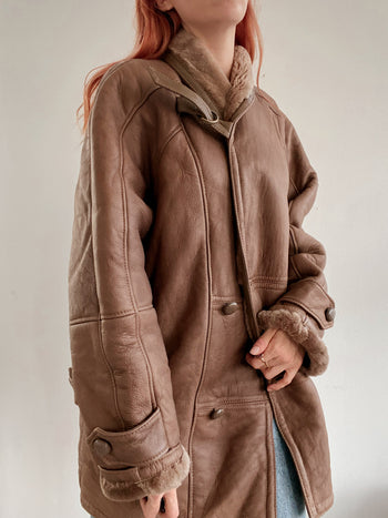 Manteau en mouton retourné cuir brun intérieur brun/taupe