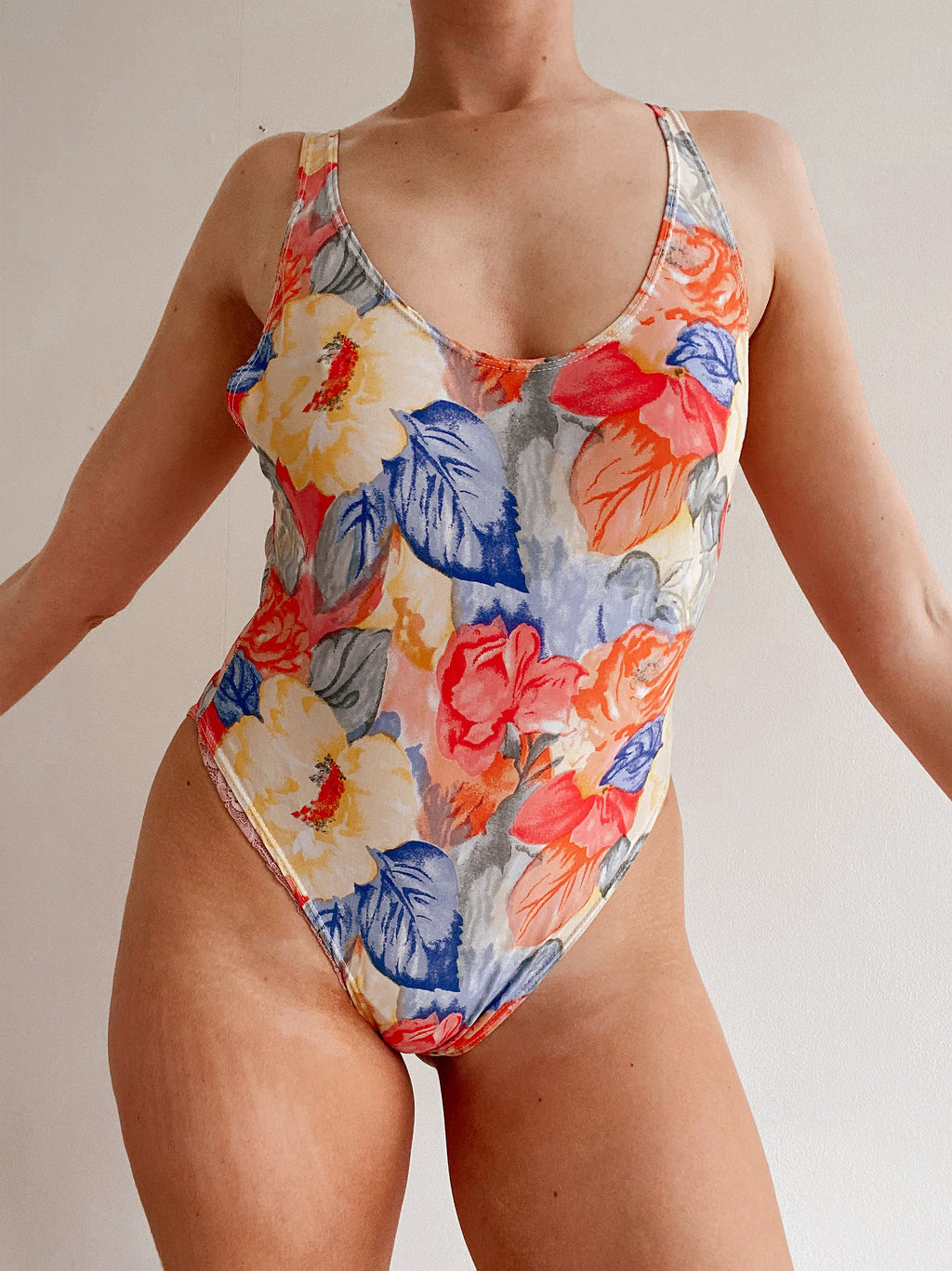 Vintage einteiliger pastellfarbener Blumen-Badeanzug M/L
