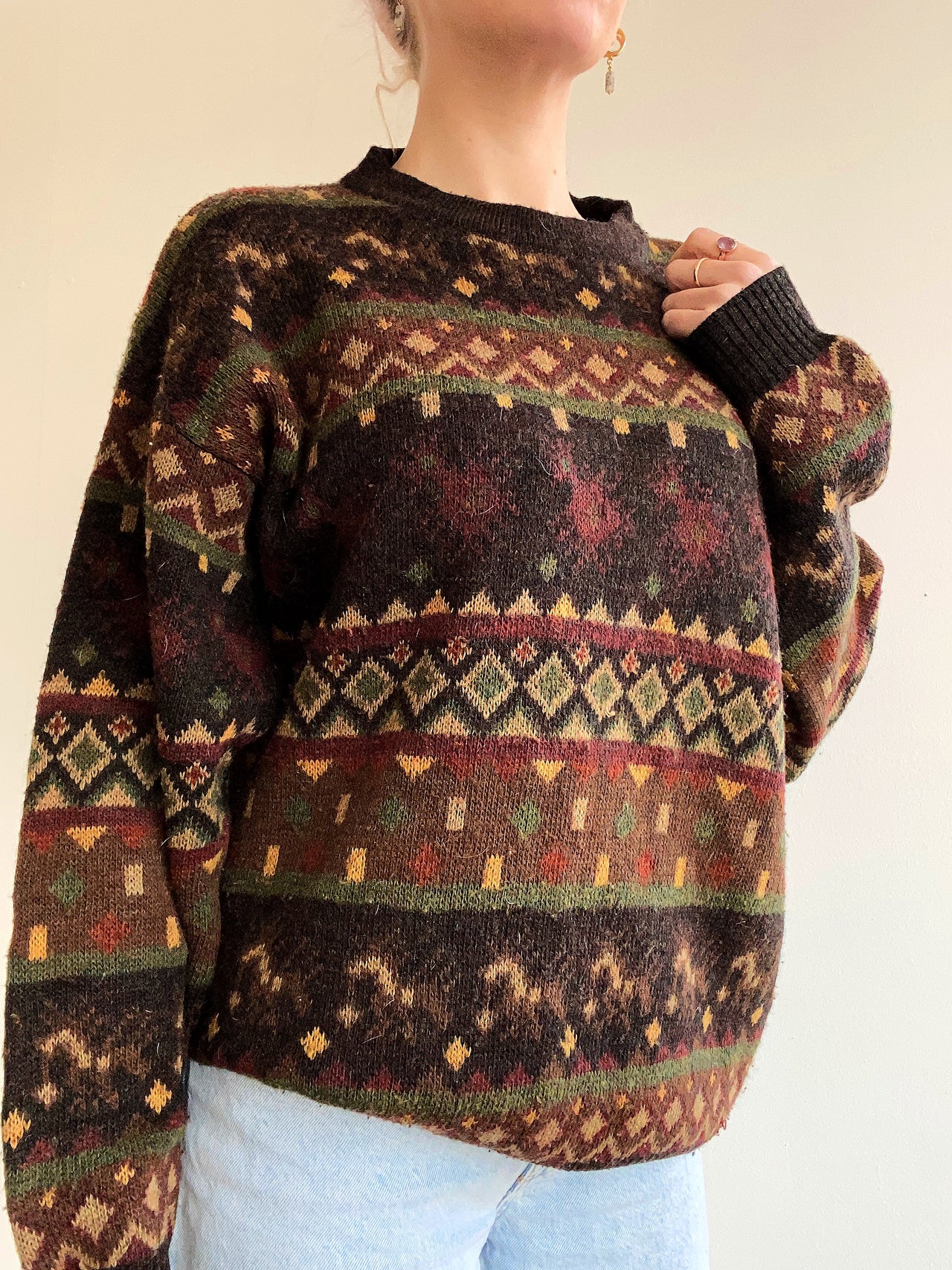 Pull vintage en laine brun à motifs