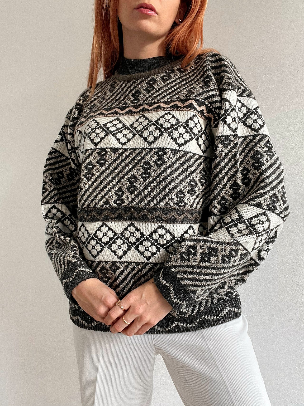 Pull vintage en laine gris clair à motifs S/M