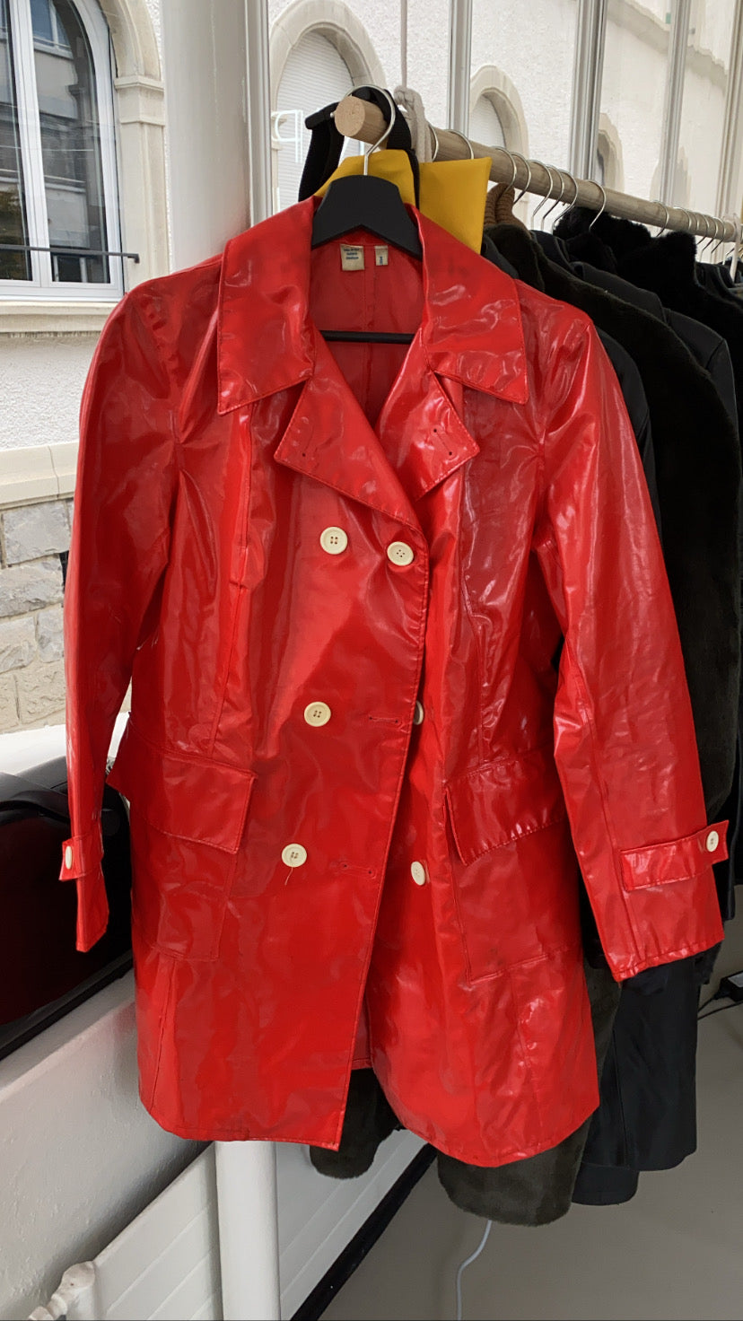 Trench vintage court rouge brillant en ciré XS