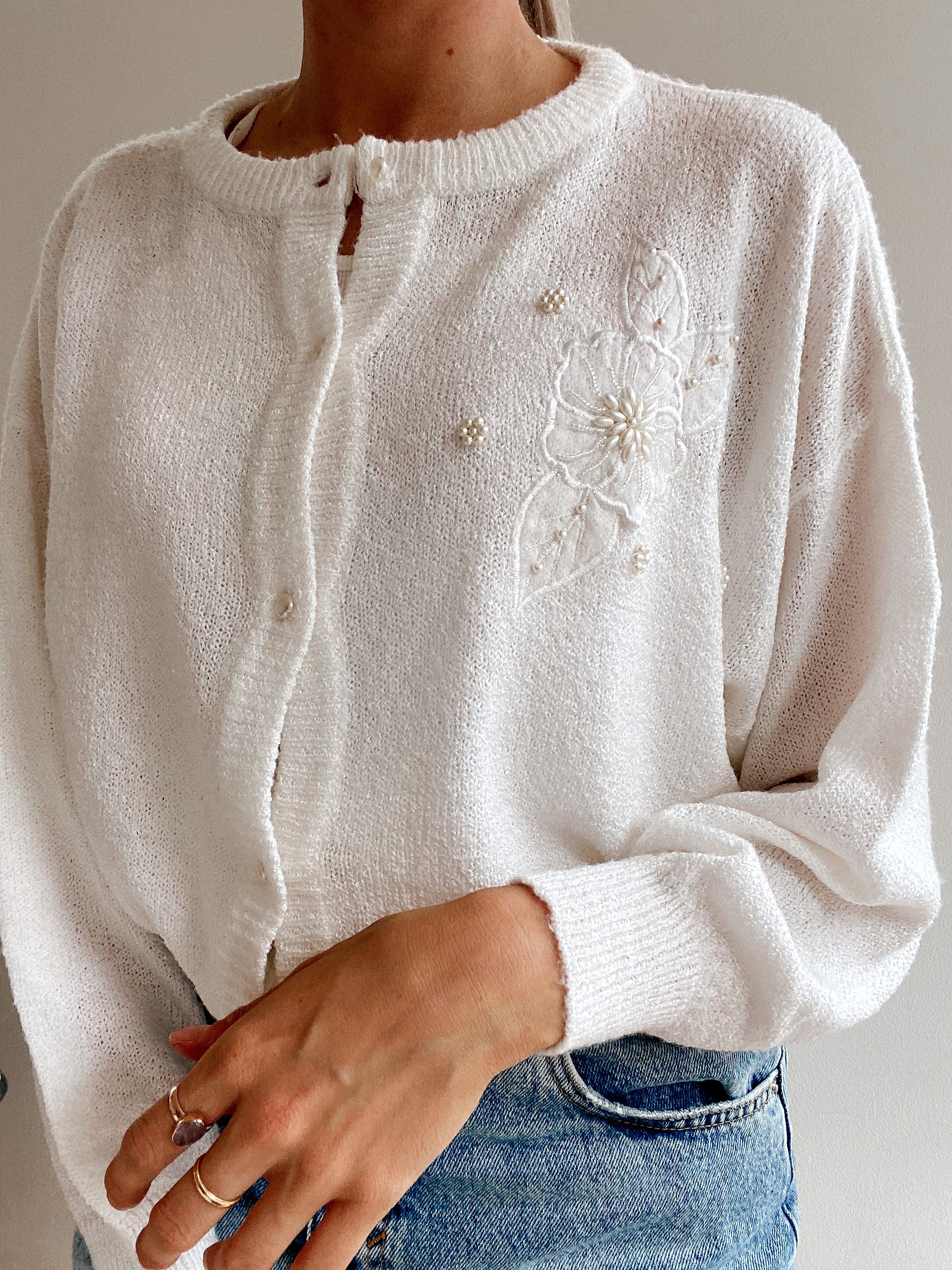 White jacket with small pearls M